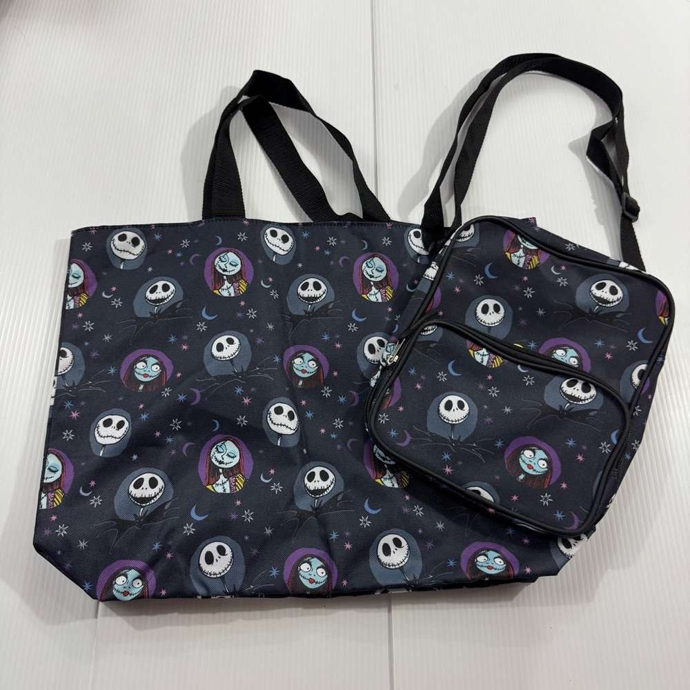 76. NWOT Disney “Nightmare before Christmas” Black and White Tote Bag Set